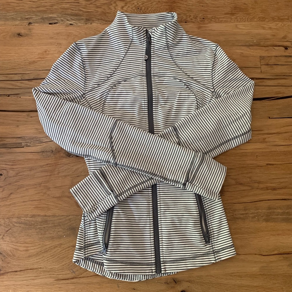 Lululemon Forme jacket Size 6